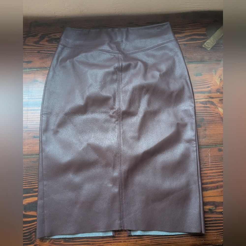 Express Faux Leather Pencil Skirt – Burgundy – Size 4